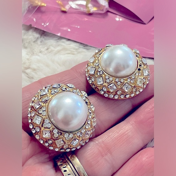 Delmonico Jewelry - Gorgeous Vintage Crystal And Pearls Earrings
